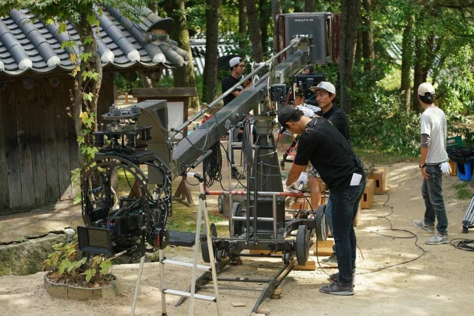 Mo-Sys G50 on GF8 shooting scene for "Goong Hap" - a romantic comedy set in historical Korea.