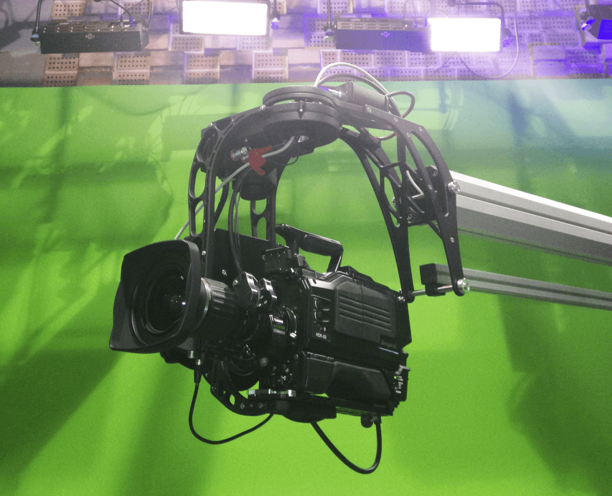 e-Crane with B20 in virtual news studio.